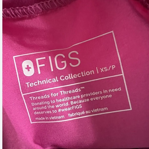 Figs Catrina One Pocket Top - Picture 4 of 4